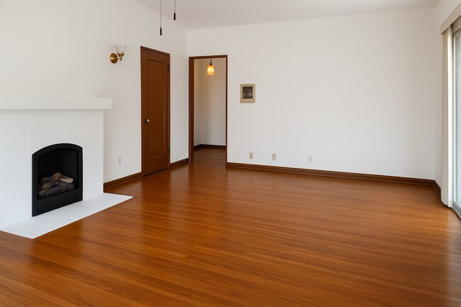 Primary Photo - Charming, Classic, Golden Hill ~ 750 sqft ...