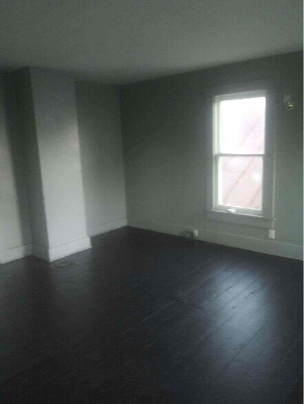 Building Photo - 415 N Race St