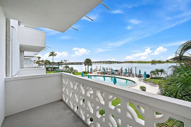 Building Photo - 2840 S Ocean Blvd