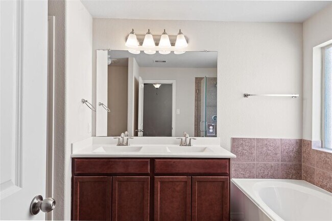 Building Photo - 14143 Astonshire Ln