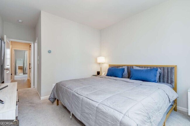 Building Photo - 912 Brees Ct