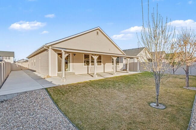 Building Photo - 19361 Kiowa Crk Wy