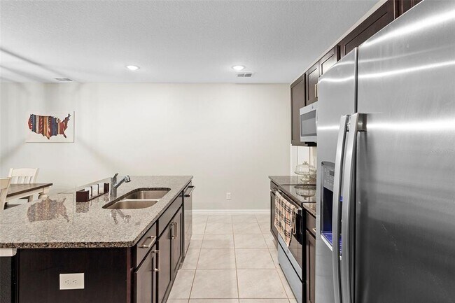 Building Photo - 635 Belgrove St