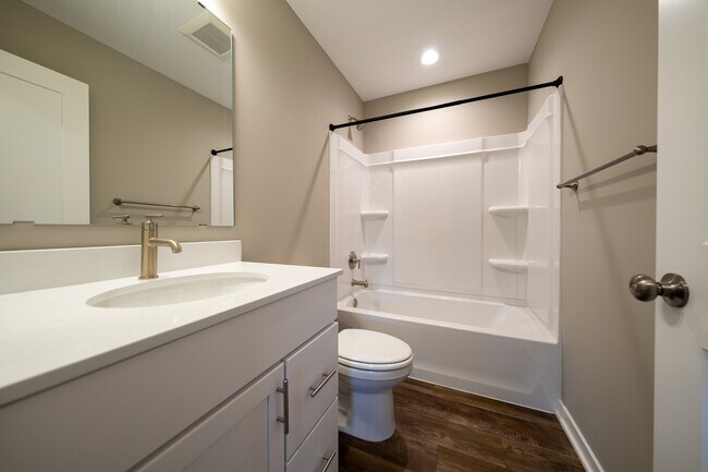 Building Photo - 1121 Dorothy Ln