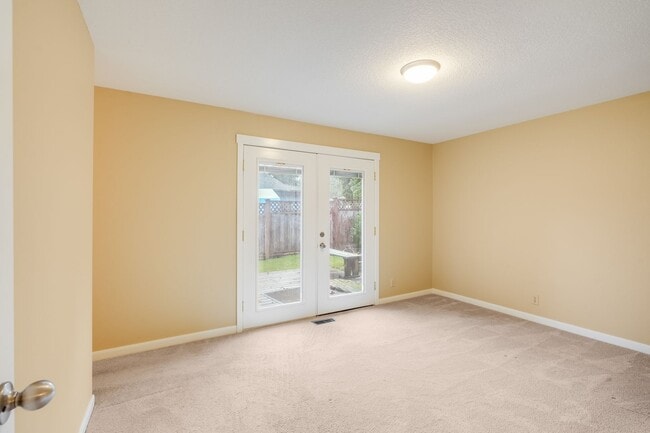 Building Photo - Charming 3 bed, 2 bath rental home in Milwaukie!