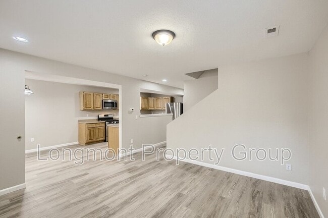 Building Photo - 303 Sweet Valley Ct