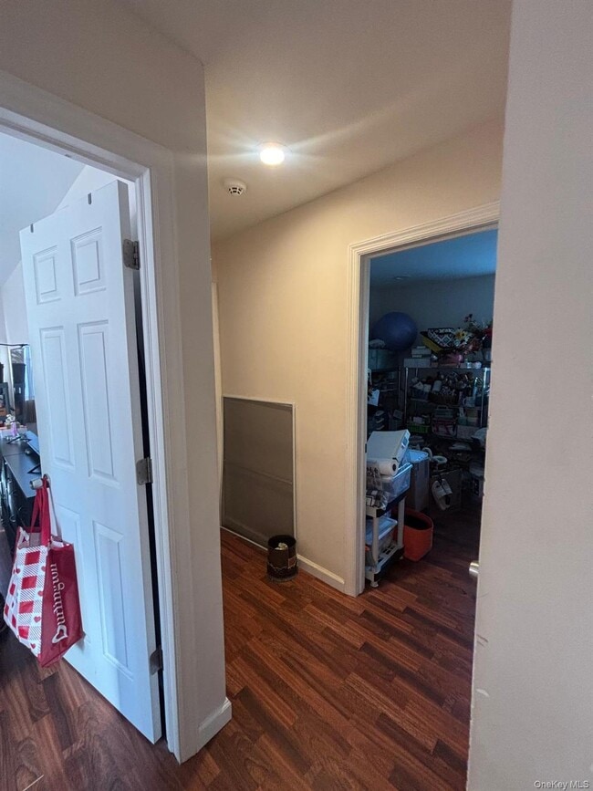 Building Photo - 938 Scherger Ave