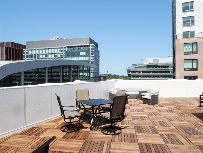 Building Photo - 38 Hichborn St