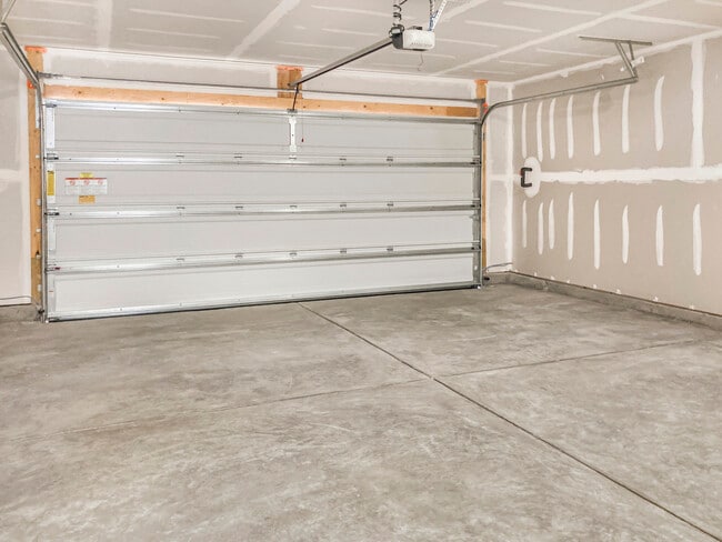 Building Photo - 5012 Scow Ct