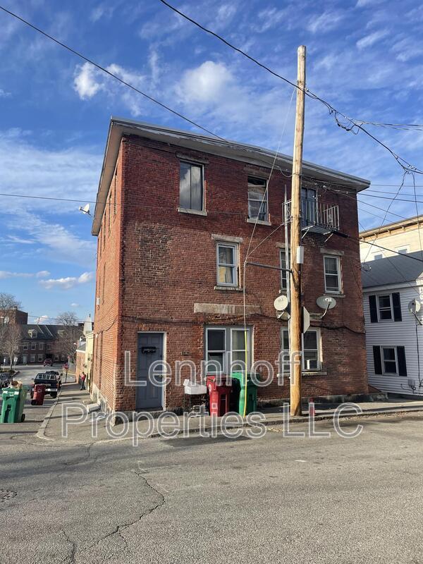 Primary Photo - 22 Chapel St
