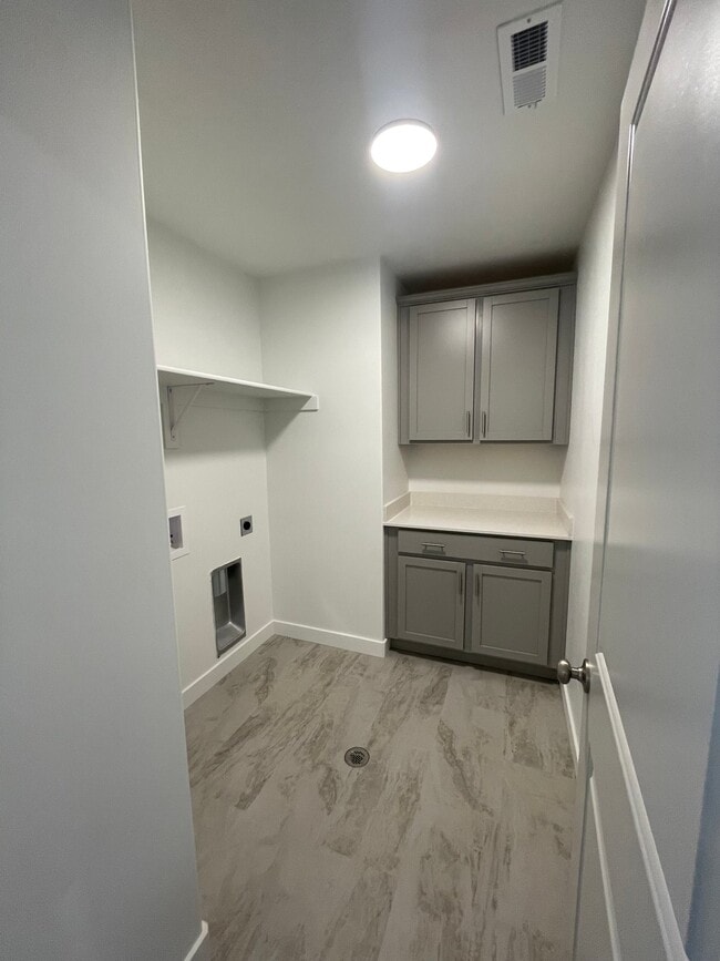 Building Photo - 144 E 1760 N