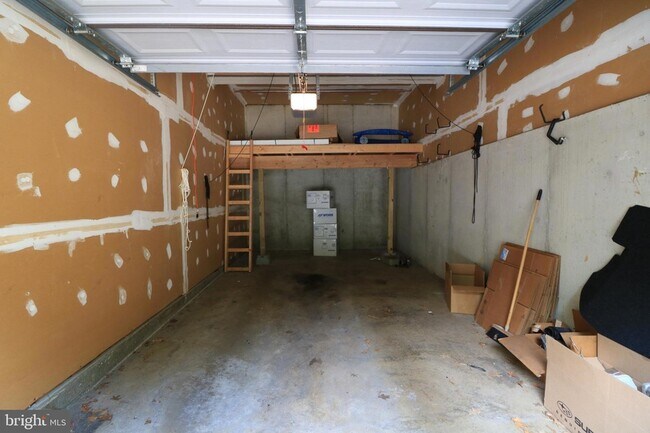 Building Photo - 1639 Carriage House Terrace