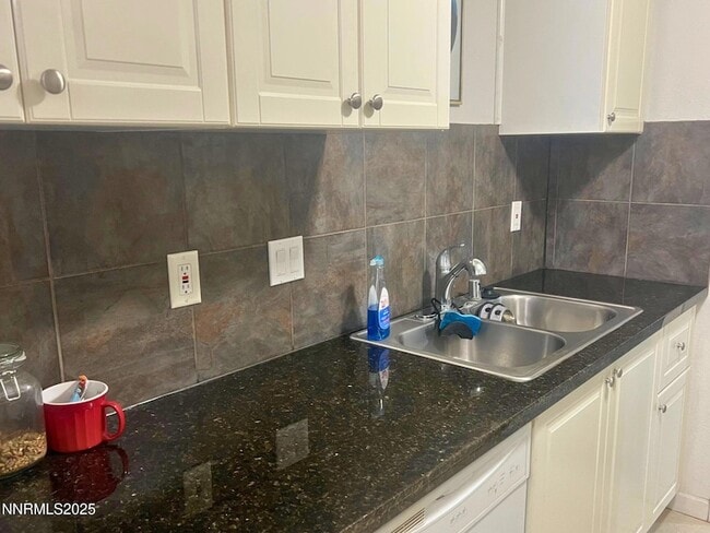 Building Photo - 1995 Trainer Wy