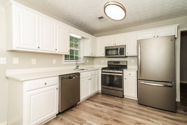 Building Photo - 3340 Old Tennessee Rd SW