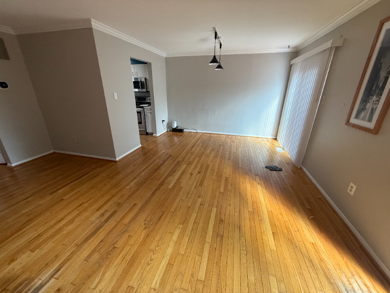 Building Photo - 7804 Old Litchfield Ln