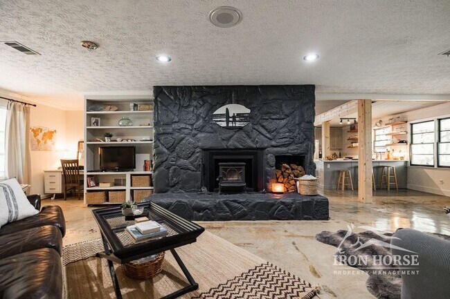 Building Photo - 130 Austin Dr