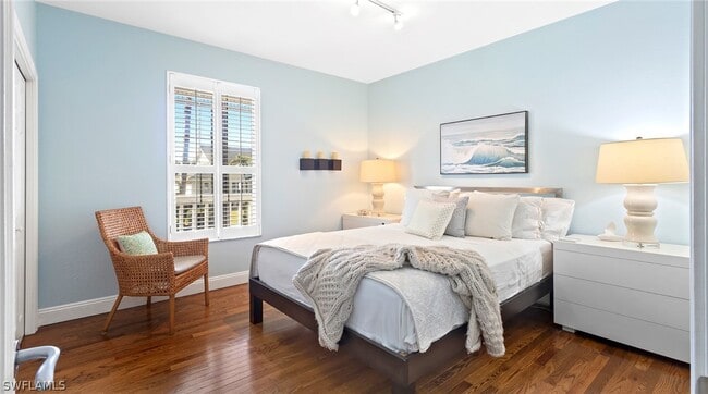 Building Photo - 877 7th St S