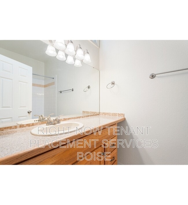 Building Photo - 1760 Woodbridge Ln