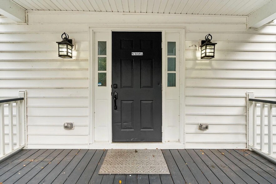 Building Photo - 6 Commercial Row