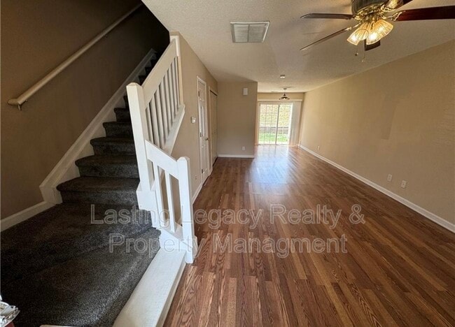 Building Photo - 3022 Kensington Pl