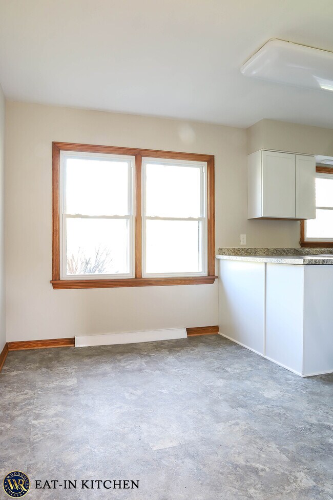 Eat-in Dining Area - 704 McCullum Ave