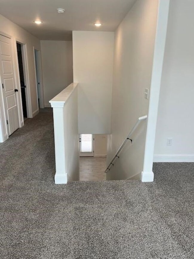 Building Photo - 1 year new Construction!