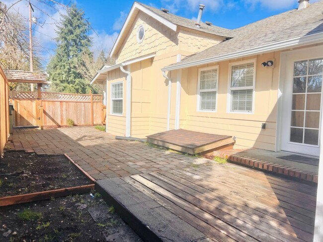 Building Photo - Must See Stunning Updated 3BR/2BA Home Available Now!