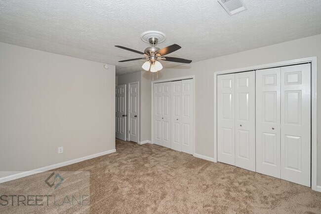 Building Photo - REDUCED!