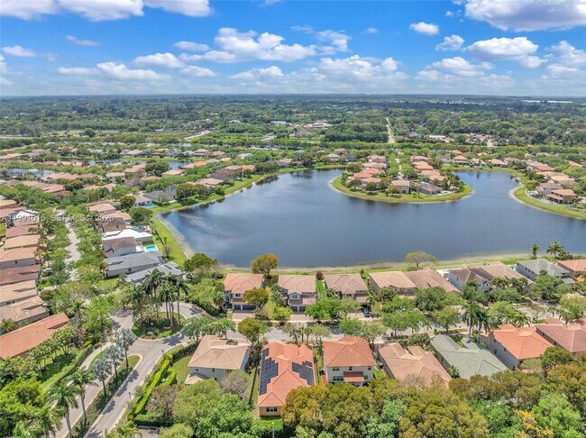 Building Photo - 19381 Stonebrook St