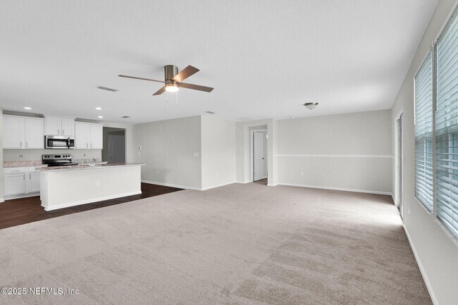 Building Photo - 1983 Pebble Point Dr