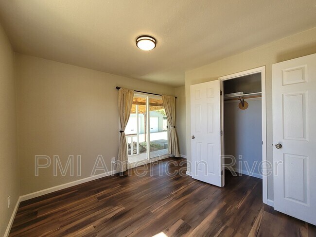 Building Photo - 2212 Paul Ave