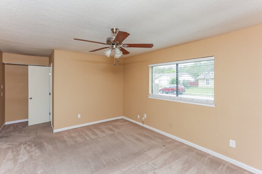 Building Photo - 1804 Primrose Ln