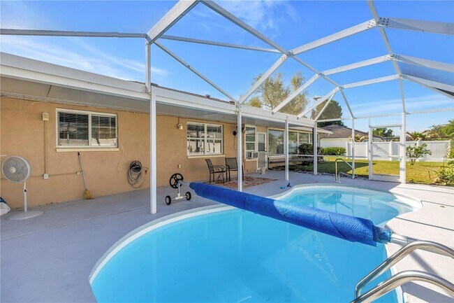 Building Photo - 5771 Timberlake Dr