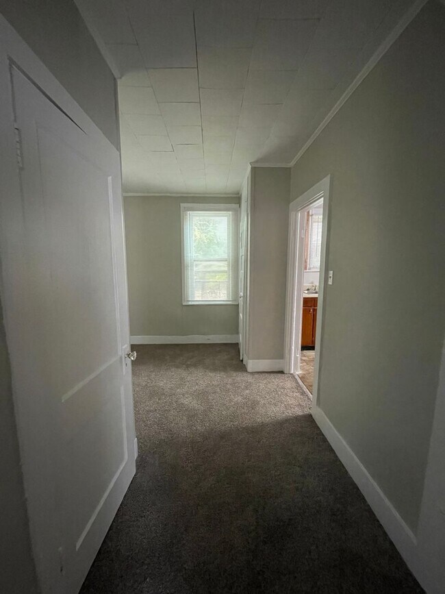 Building Photo - 1428 Grove St