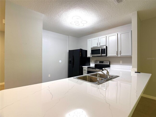 Building Photo - 447 Arbor Lakes Dr