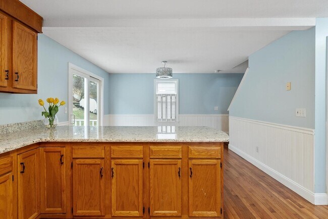 Building Photo - 29 Lamplighter Ln