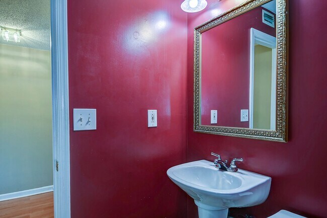 Building Photo - FOR RENT PRINCESS ANNE GARDENS!!