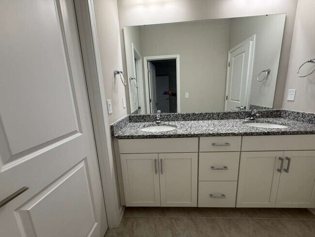 Building Photo - 128 Reids Cv Dr