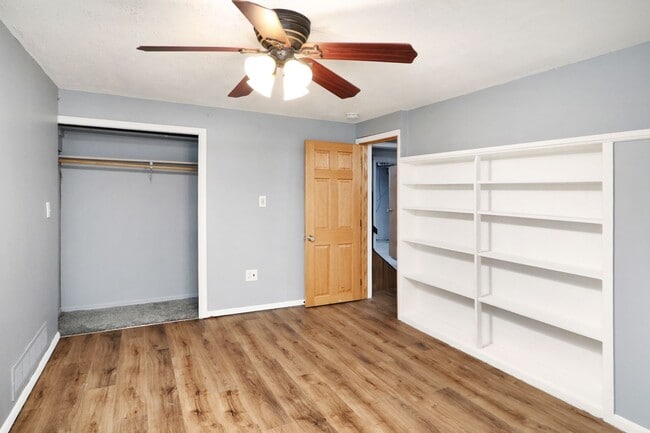 Building Photo - Don't Fuss with the Bus -5 Bed - 3 Bath - ...