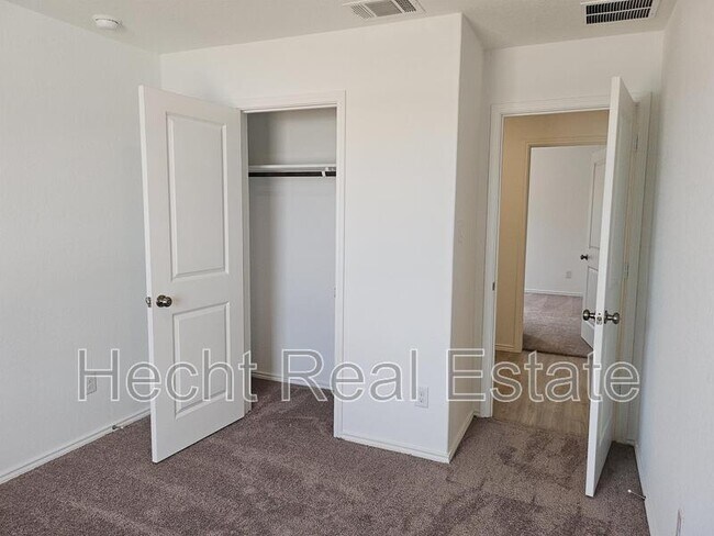 Building Photo - 1658 Lilyturf Rd