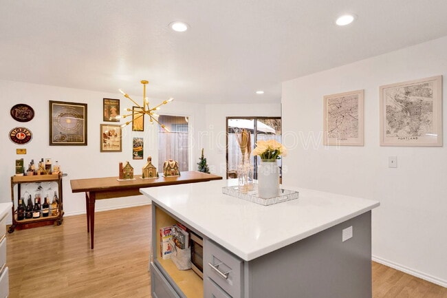 Building Photo - 11735 SW Butte Ln