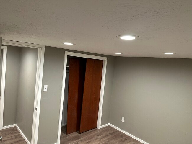 Building Photo - 264 36th St