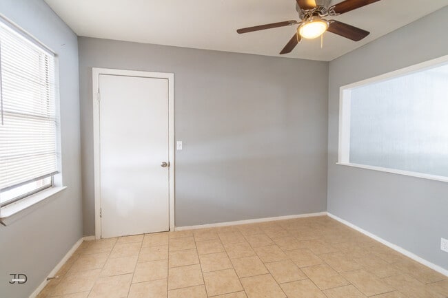 Building Photo - 1708 Cimarron Trail