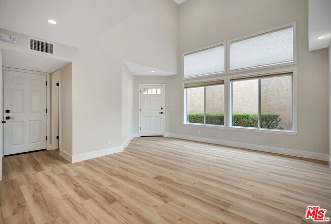 Building Photo - 4016 Cam Plano