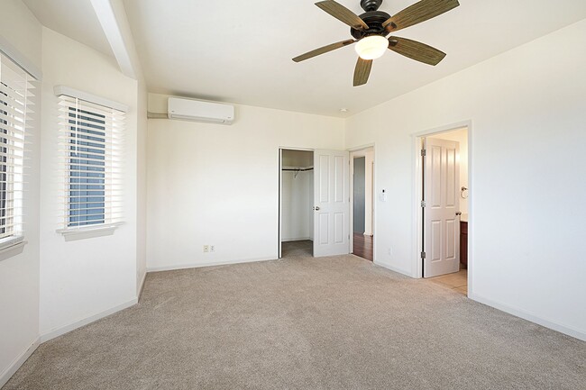Building Photo - Beautiful 4 Bedroom, 4 Bathroom Home in th...