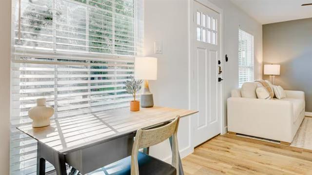 Building Photo - 425 N Rosemont Ave