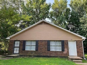 Building Photo - 643 McWhirter Ave