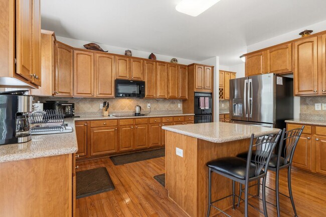 Building Photo - 3809 Stoneybrook Dr