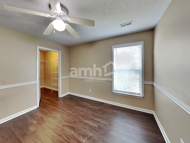 Building Photo - 453 Dakota Run