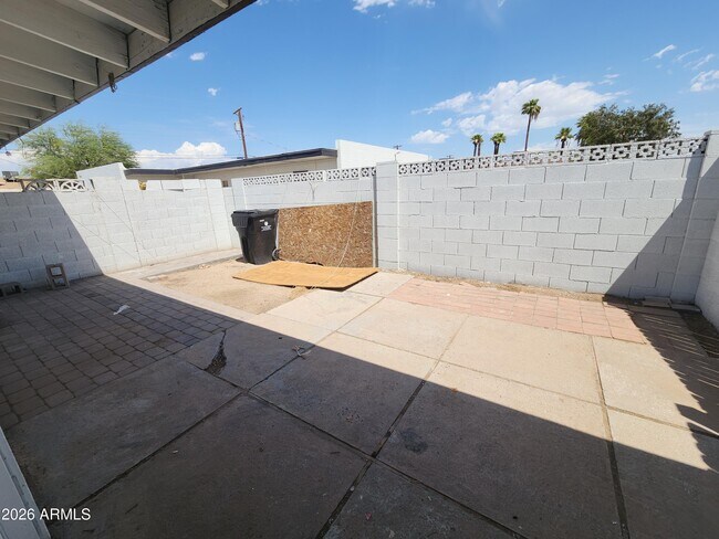 Building Photo - 2140 W Heatherbrae Dr